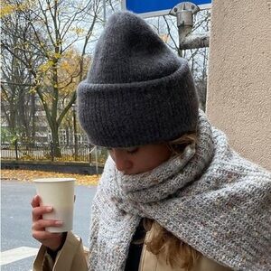 Ribbed Knit Cashmere beanie